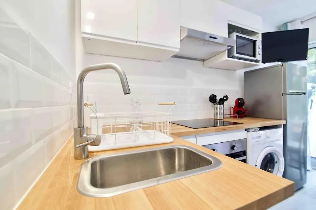 Le Dyonisos Et Piscine Apartment La Seyne-sur-Mer 0*,  France